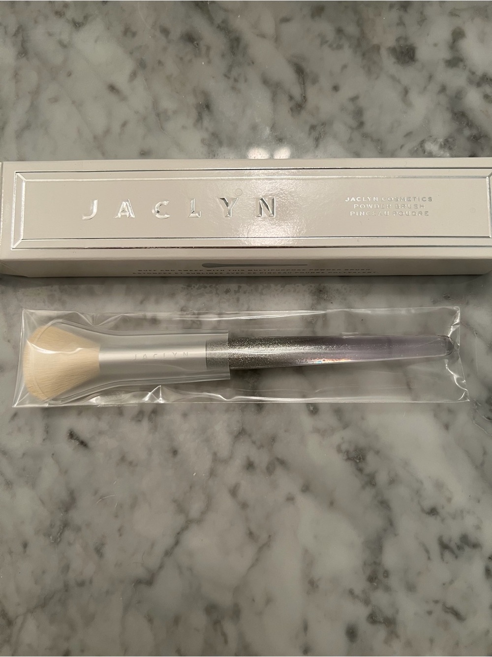 NIB- Jaclyn Cosmetics J01 Powder Brush